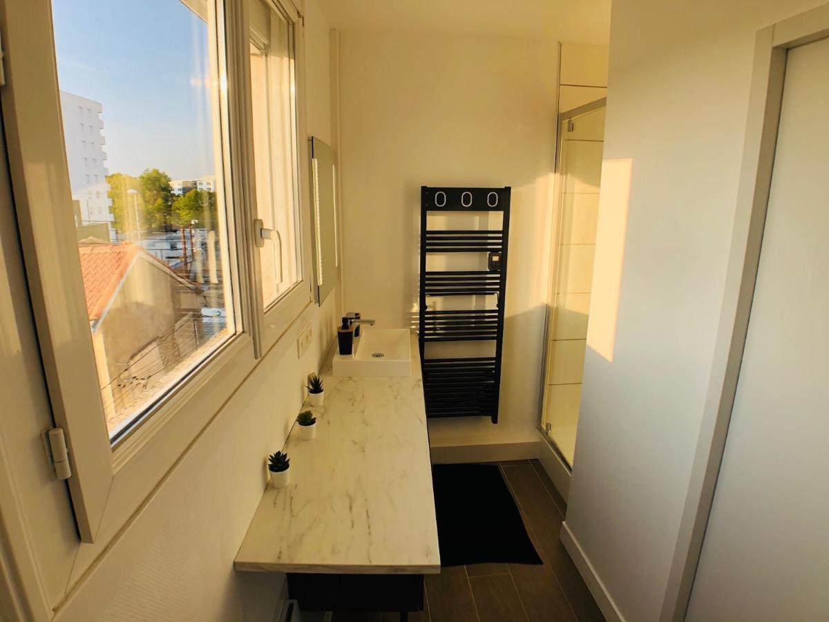 Charmant Appartement 1-4 Personnes, Proche Centre Avec Parking Nantes Exterior photo