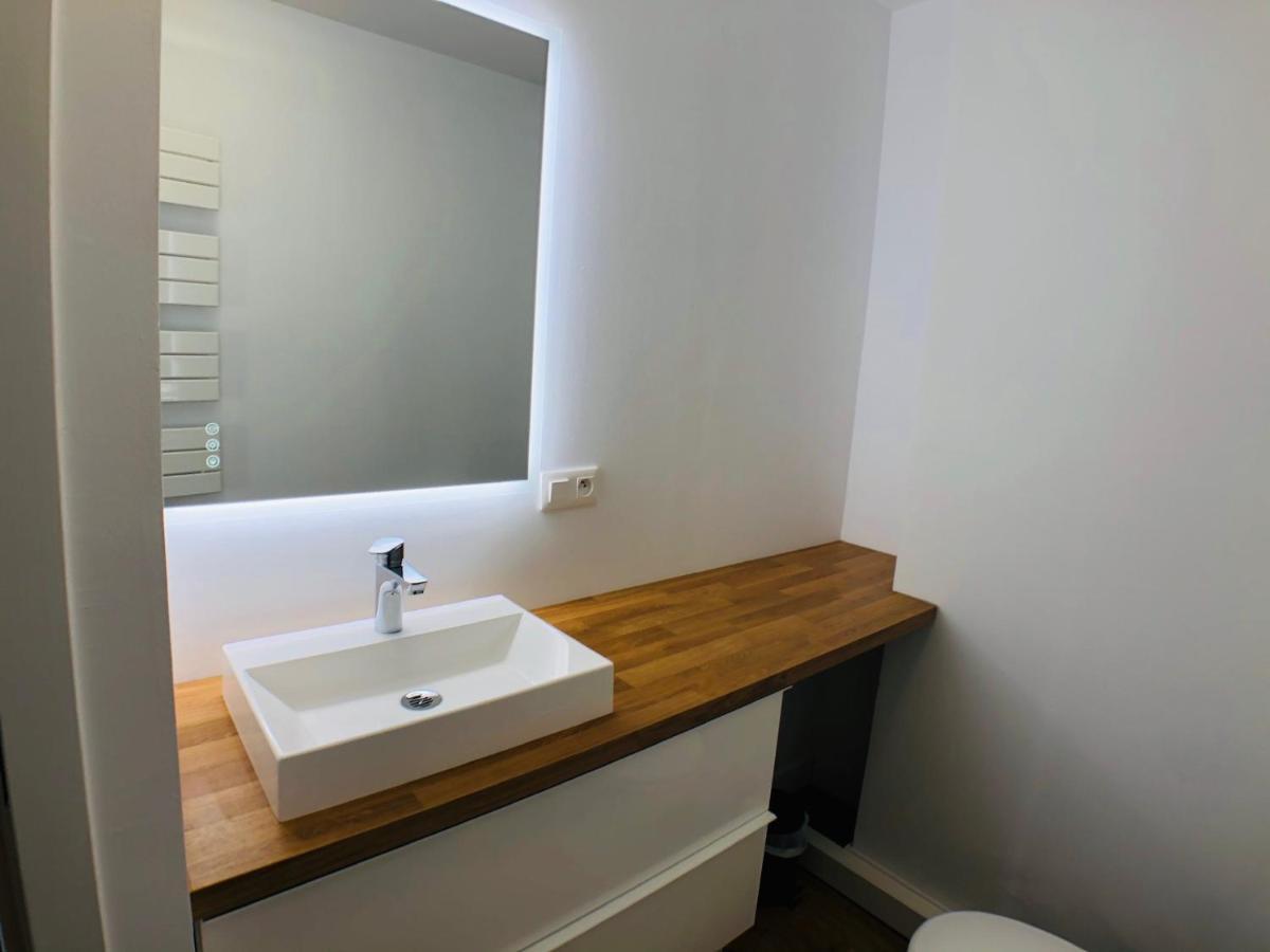 Charmant Appartement 1-4 Personnes, Proche Centre Avec Parking Nantes Exterior photo