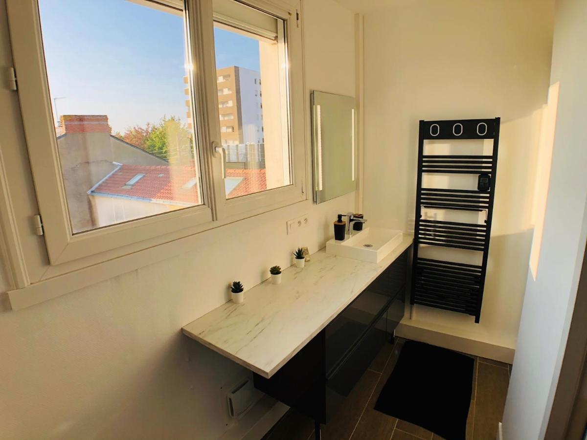 Charmant Appartement 1-4 Personnes, Proche Centre Avec Parking Nantes Exterior photo